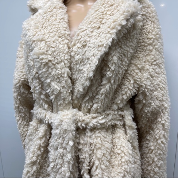 ⭐️2 LEFT! FAUX FUR MIDI COAT - Picture 5 of 11